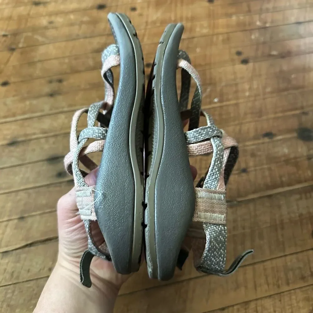 Chaco pink & gray gorpcore strappy arch support kids 13 sandals